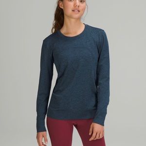 Swiftly Crew *Relaxed Fit LIKE NEW